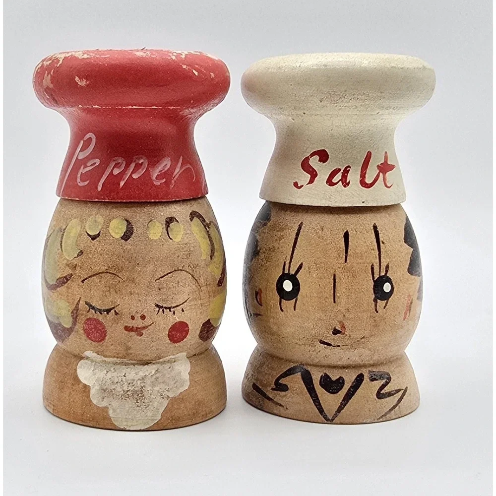 Vintage Salt & Pepper Wooden Salt & Pepper‎ Shakers Set Mr And Mrs People